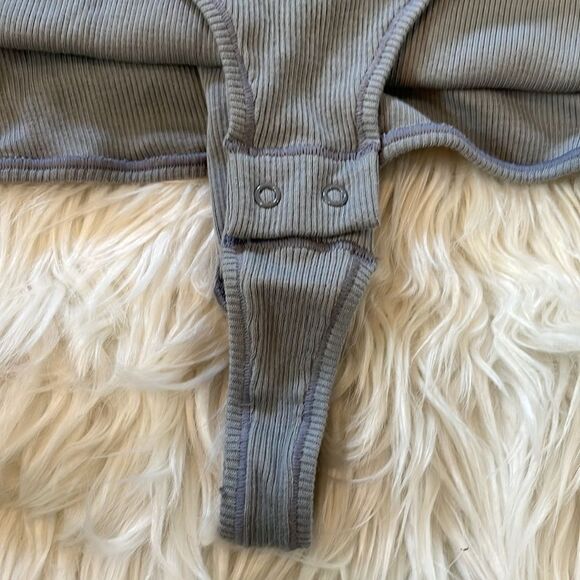 SKIMS Cotton Rib Thong Bodysuit in Pacific, NWT - Picture 3 of 8